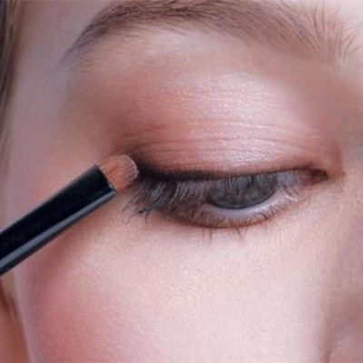 怎样学会化妆打扮自己,化妆的正确步骤顺序