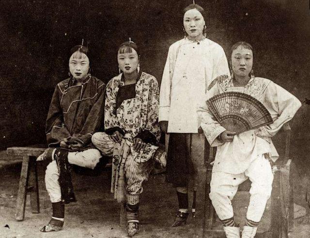 为什么到宋朝女人要裹脚，古代女人裹脚的原因是因为流行吗