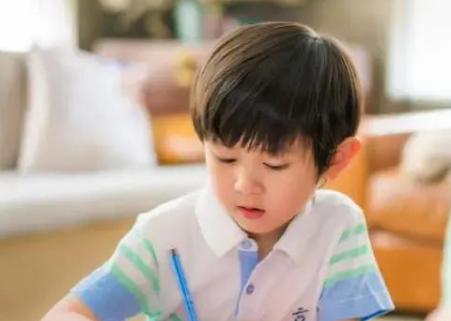 孩子几岁练字最佳，儿童练字要做控笔训练吗