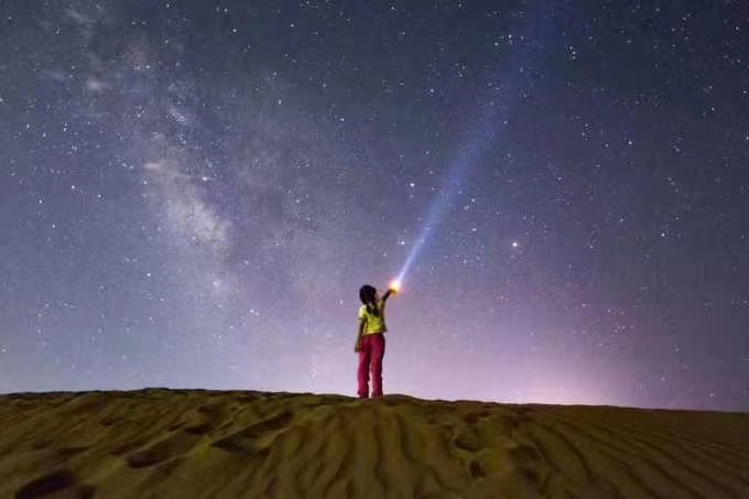 眼里有星星的图片真人图片