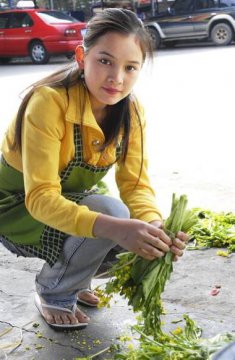 持家过日子的女人图片